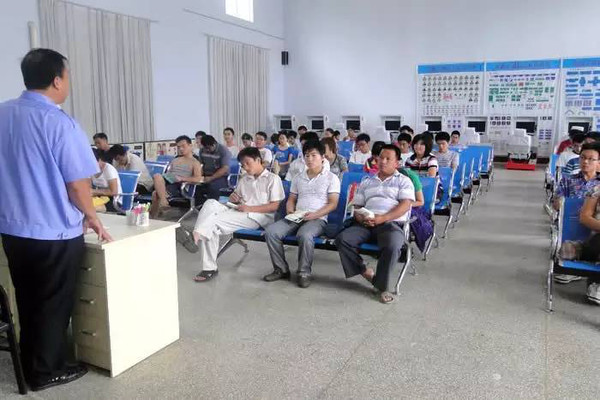 海南駕培新政 5月1日起駕校可自行聘用教練員，行業迎來市場化新變革